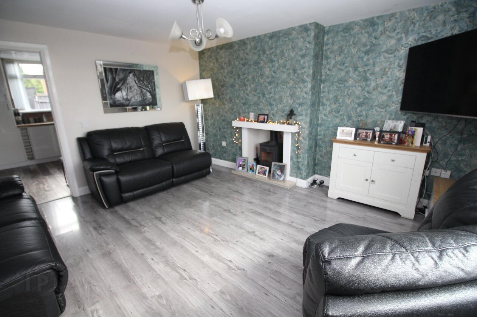 20 Glenfield Walk 3 of 9