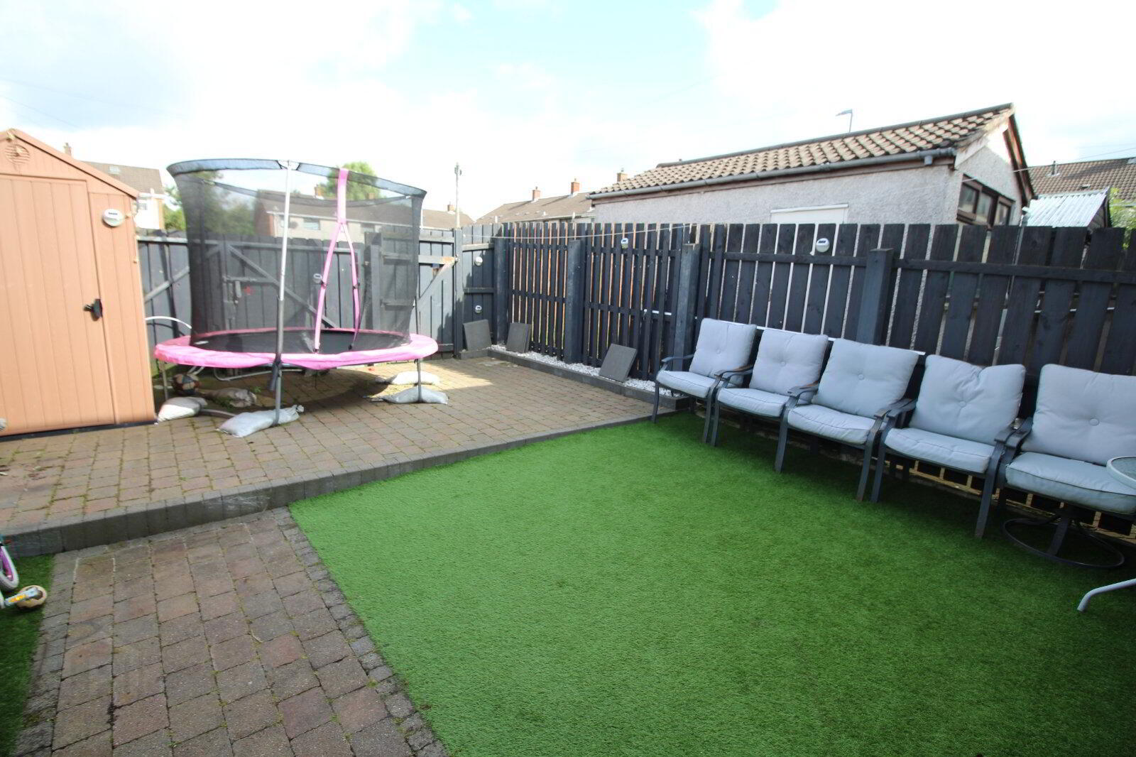 20 Glenfield Walk 9 of 9