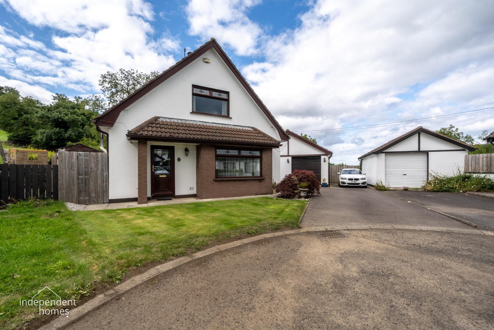 16  Glenburn Drive 1 of 12