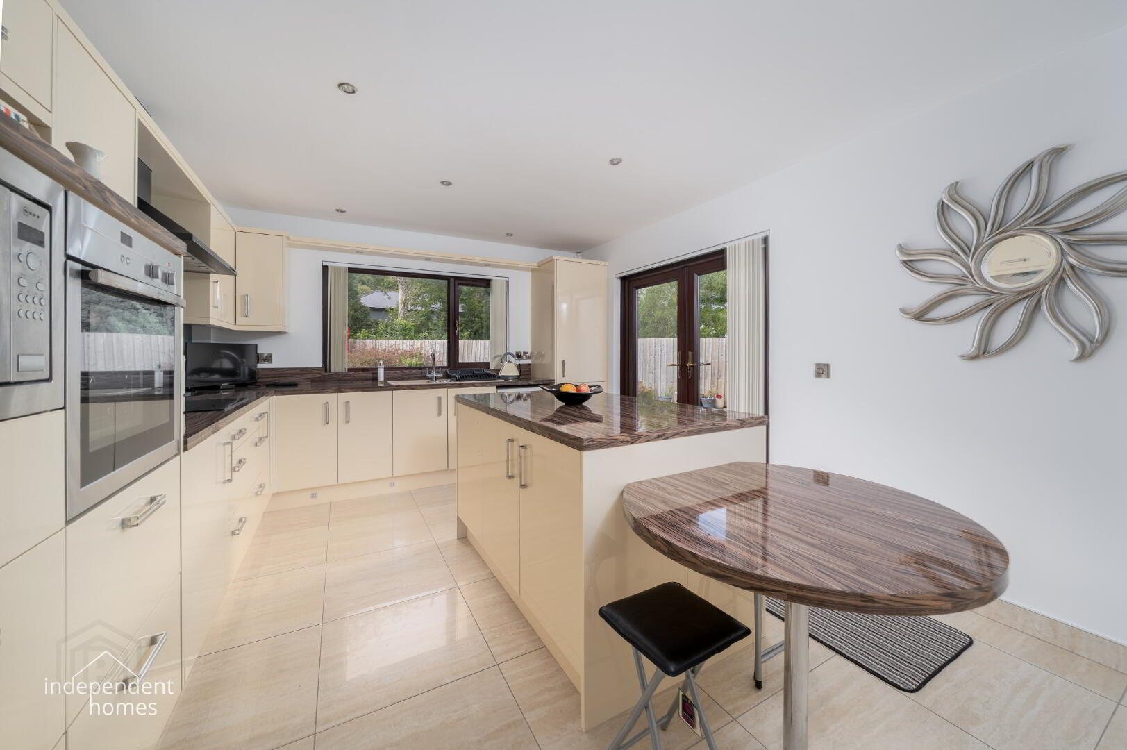 16  Glenburn Drive 5 of 12