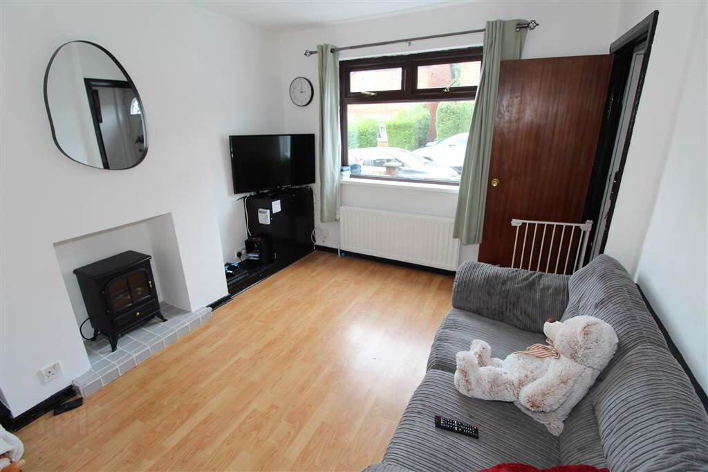 23 Dunraven Parade 2 of 6