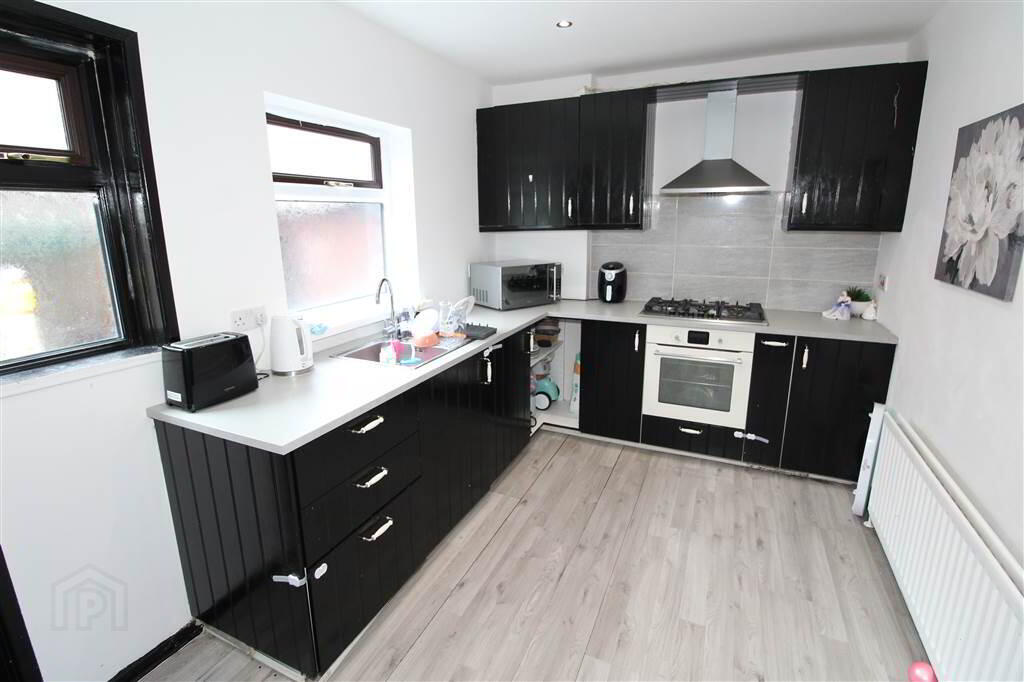 23 Dunraven Parade 3 of 6