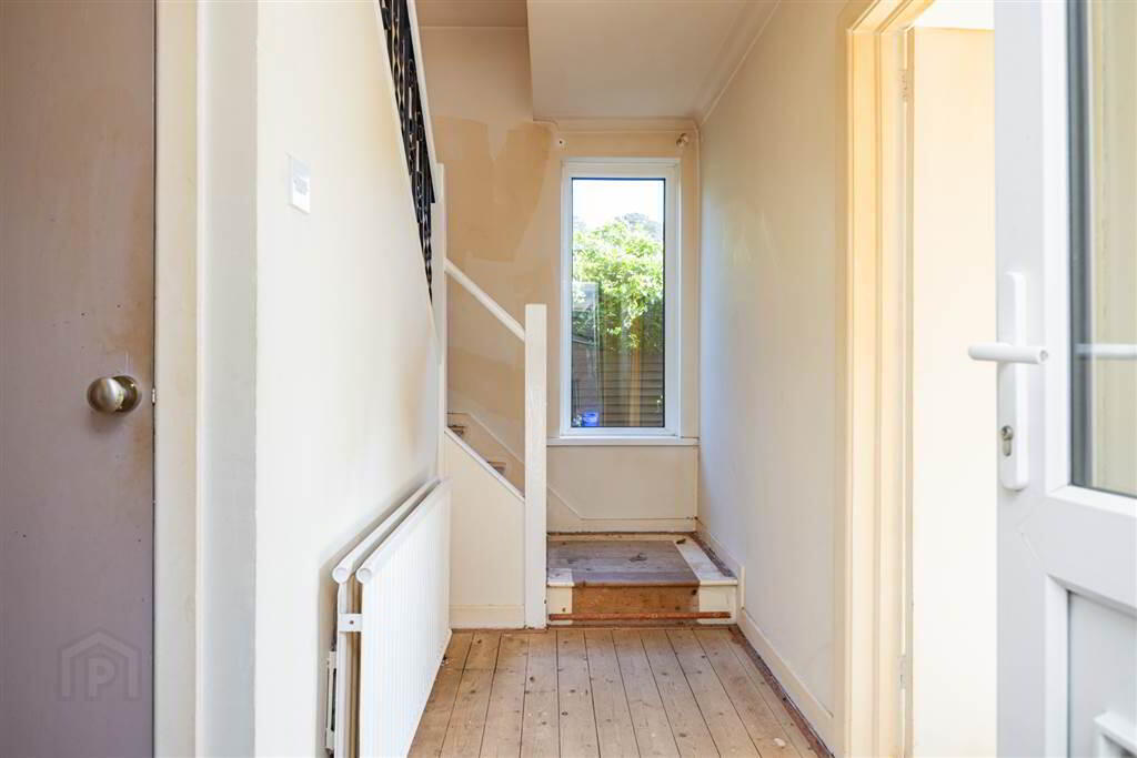 4 Beechgrove Avenue 2 of 14