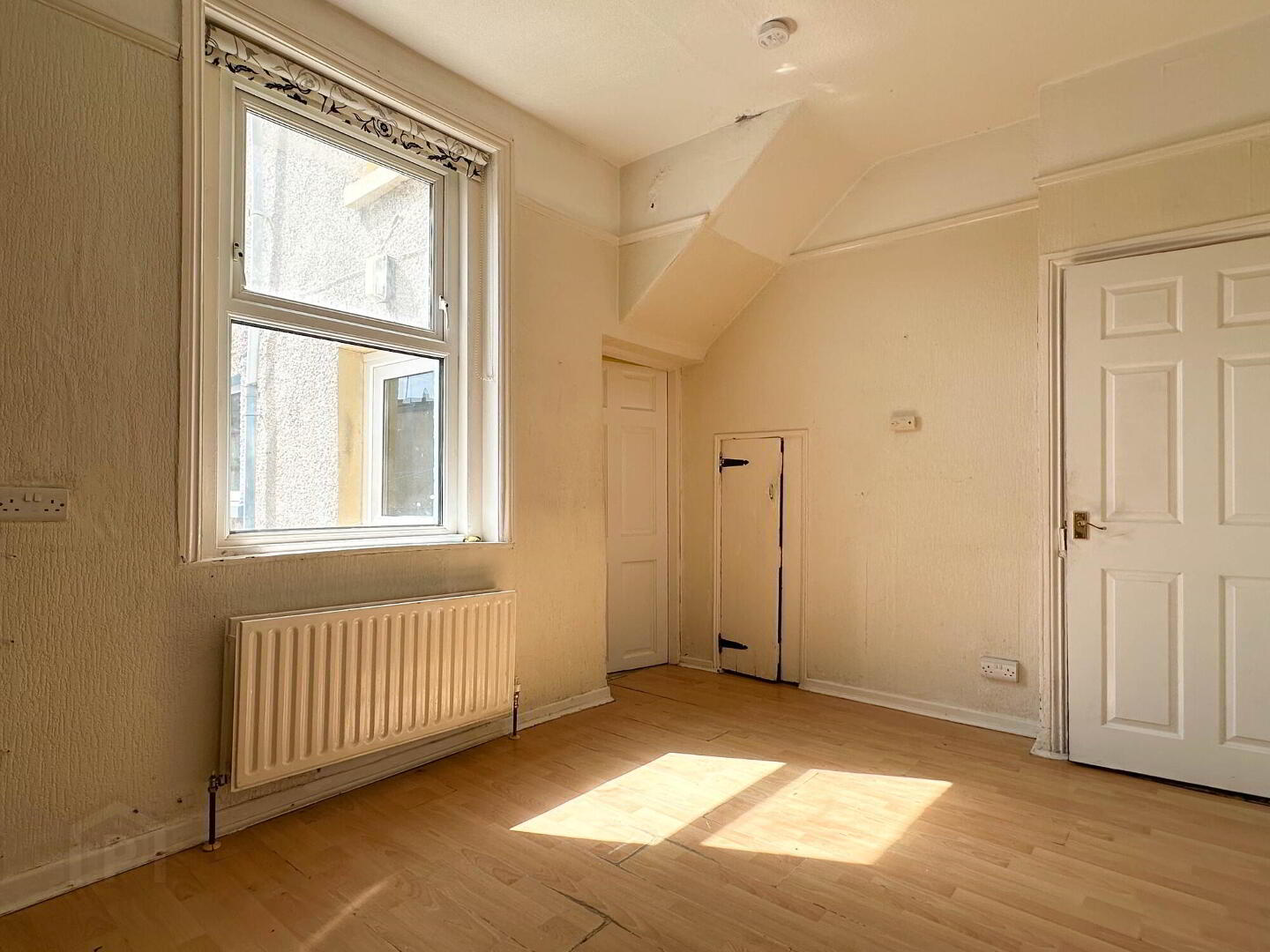 24 Upper Captain Street 10 of 32