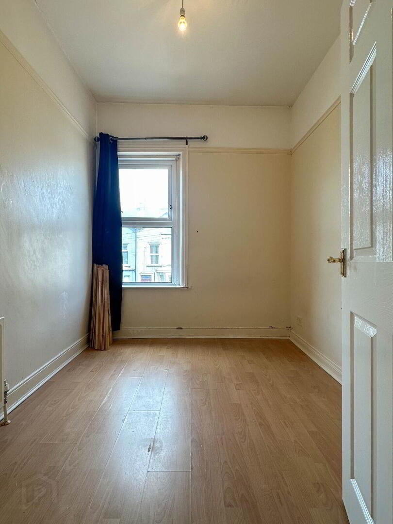 24 Upper Captain Street 21 of 32