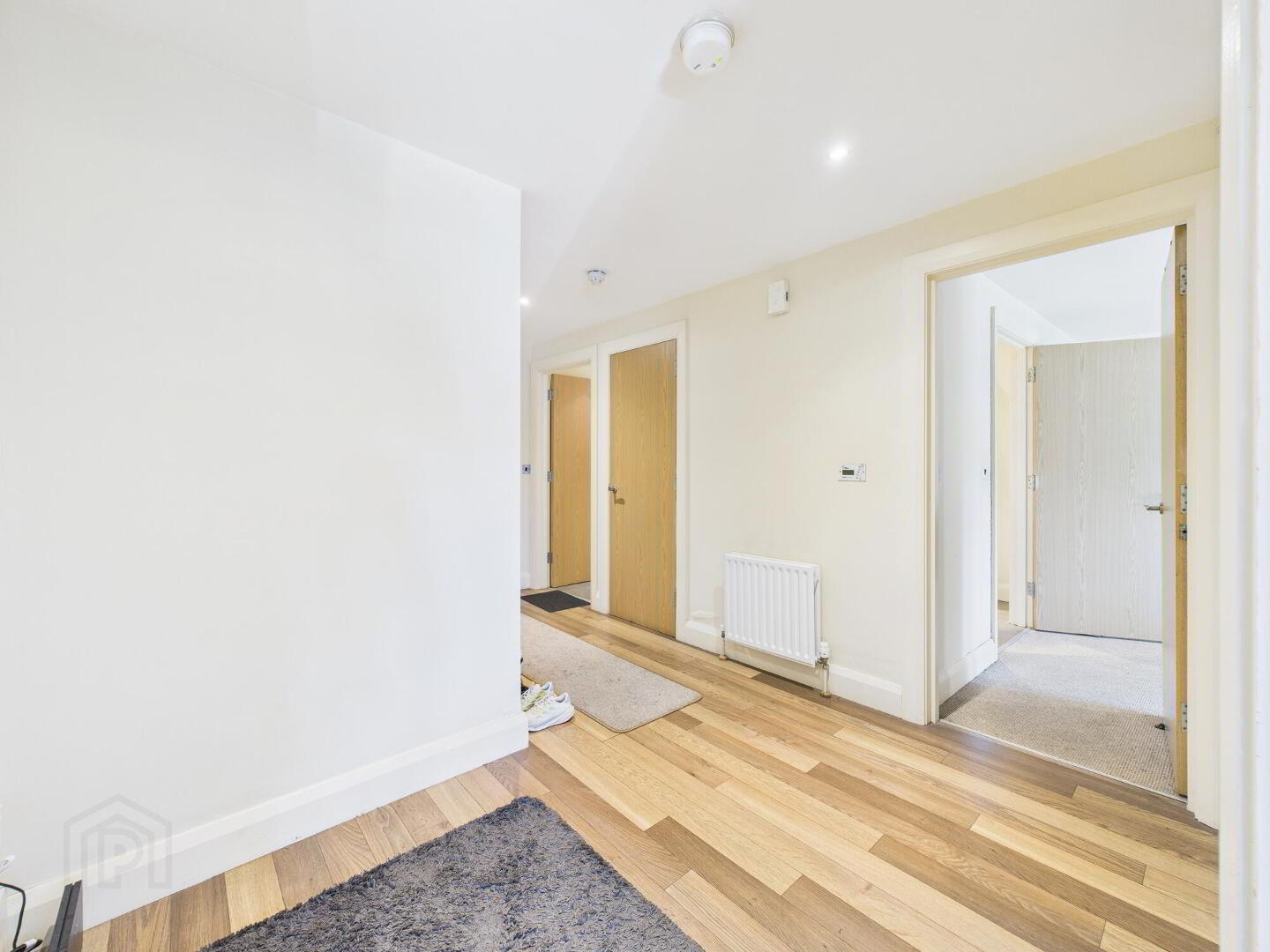 Apt 11, Woodlands Manor 2 of 12