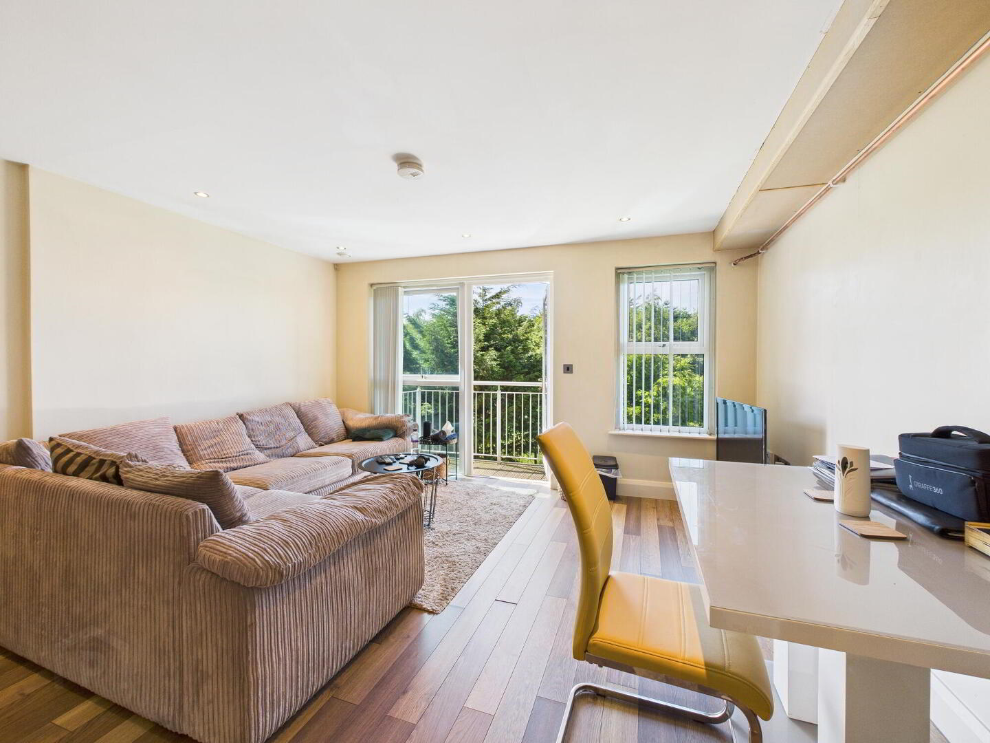 Apt 11, Woodlands Manor 4 of 12