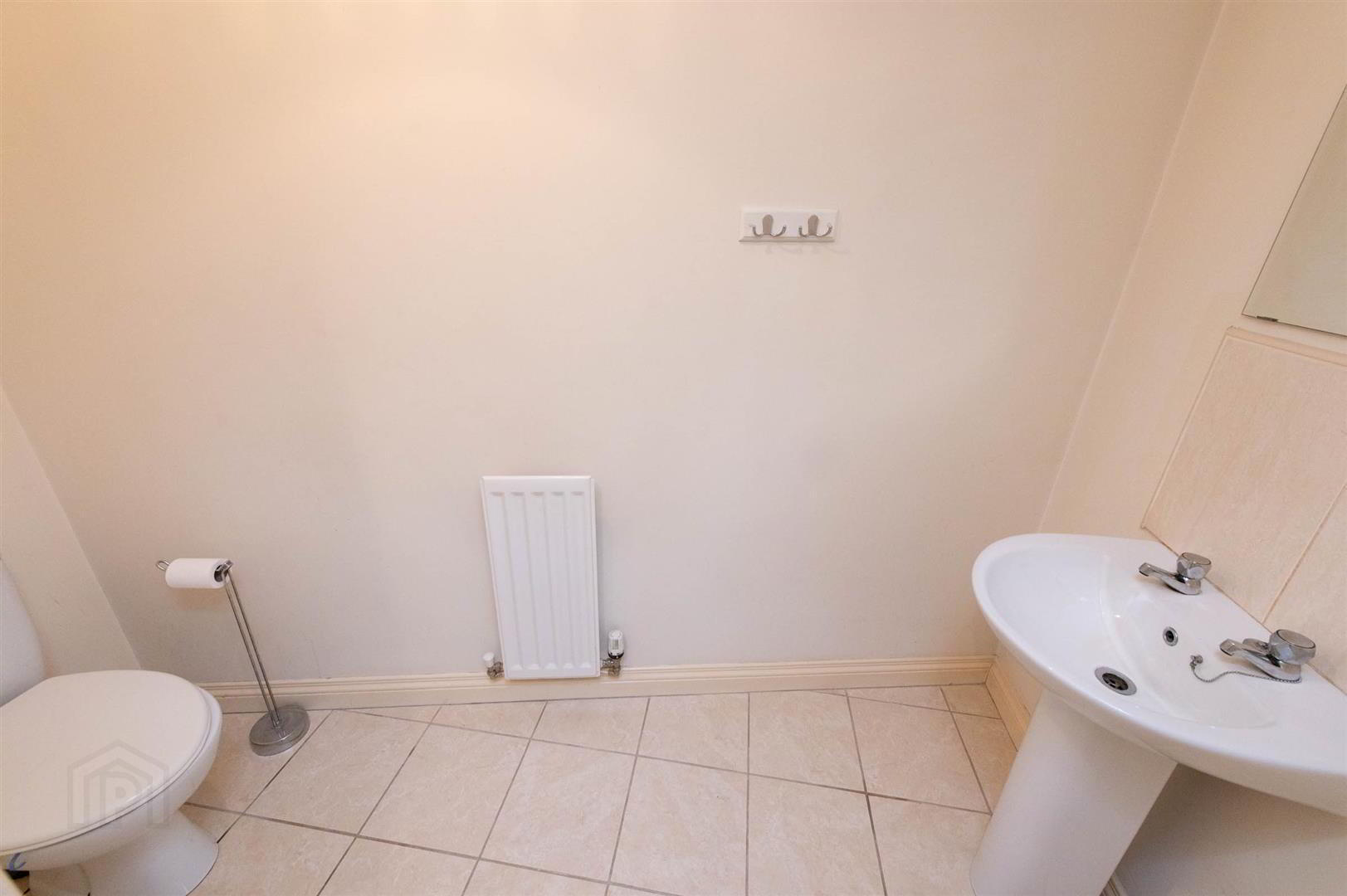 Apt 1, 46-56 Windmill Street 5 of 12