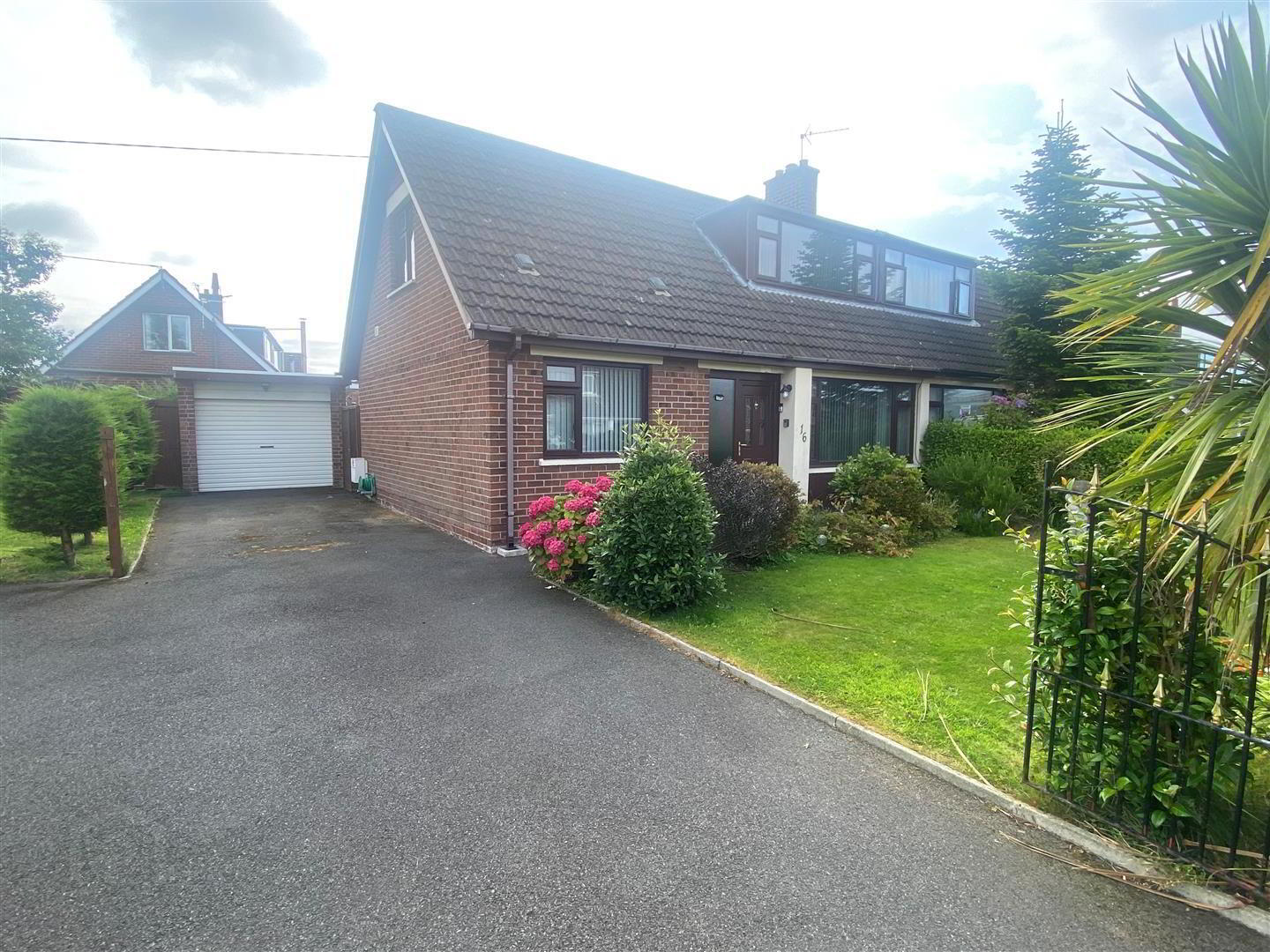 16 Rathmore Park 1 of 12