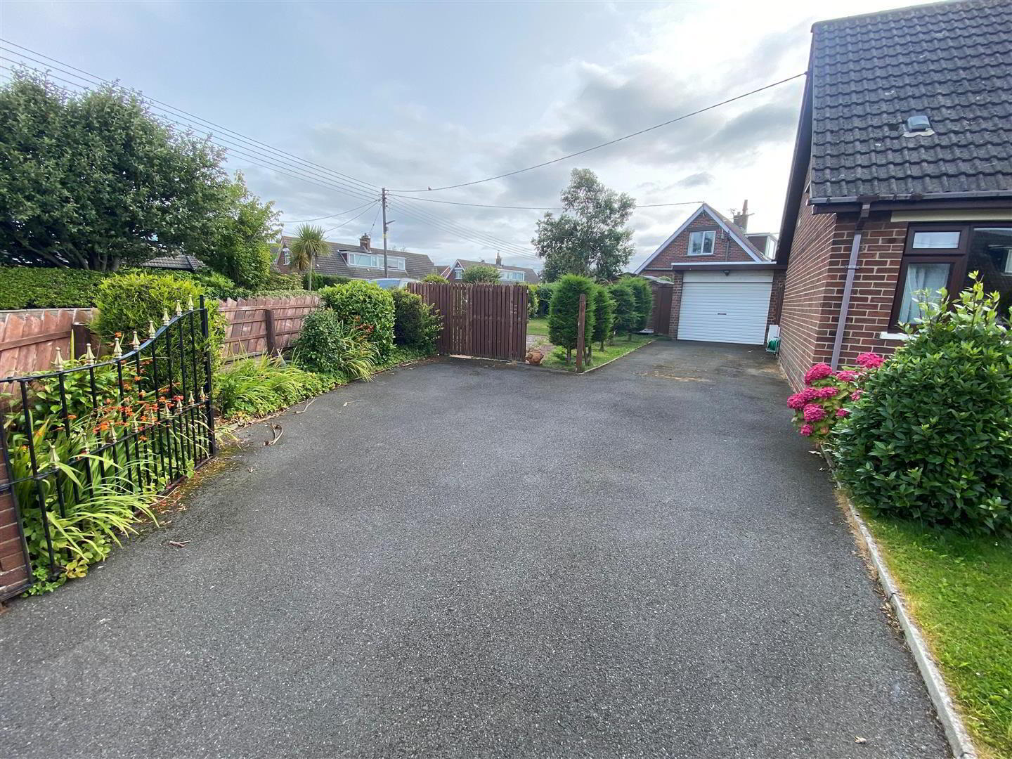 16 Rathmore Park 10 of 12