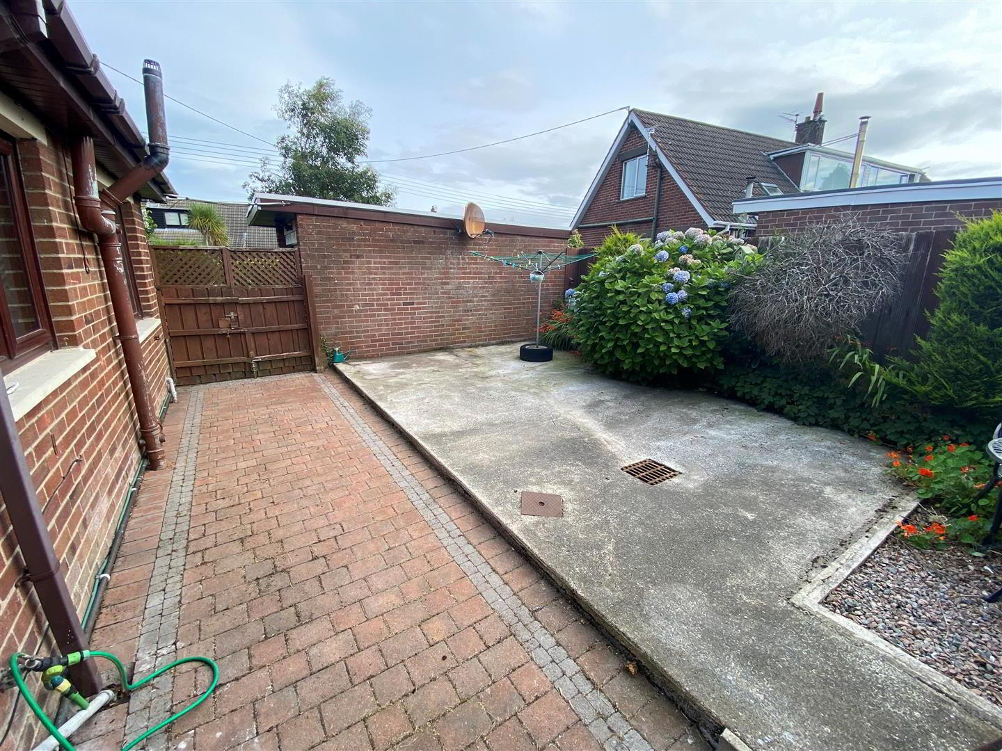 16 Rathmore Park 9 of 12