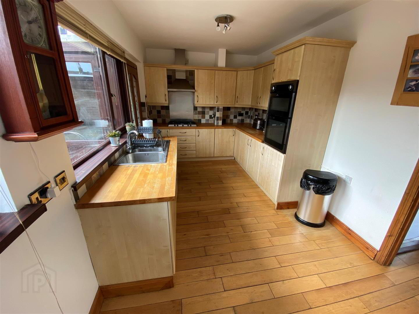 16 Rathmore Park 6 of 12