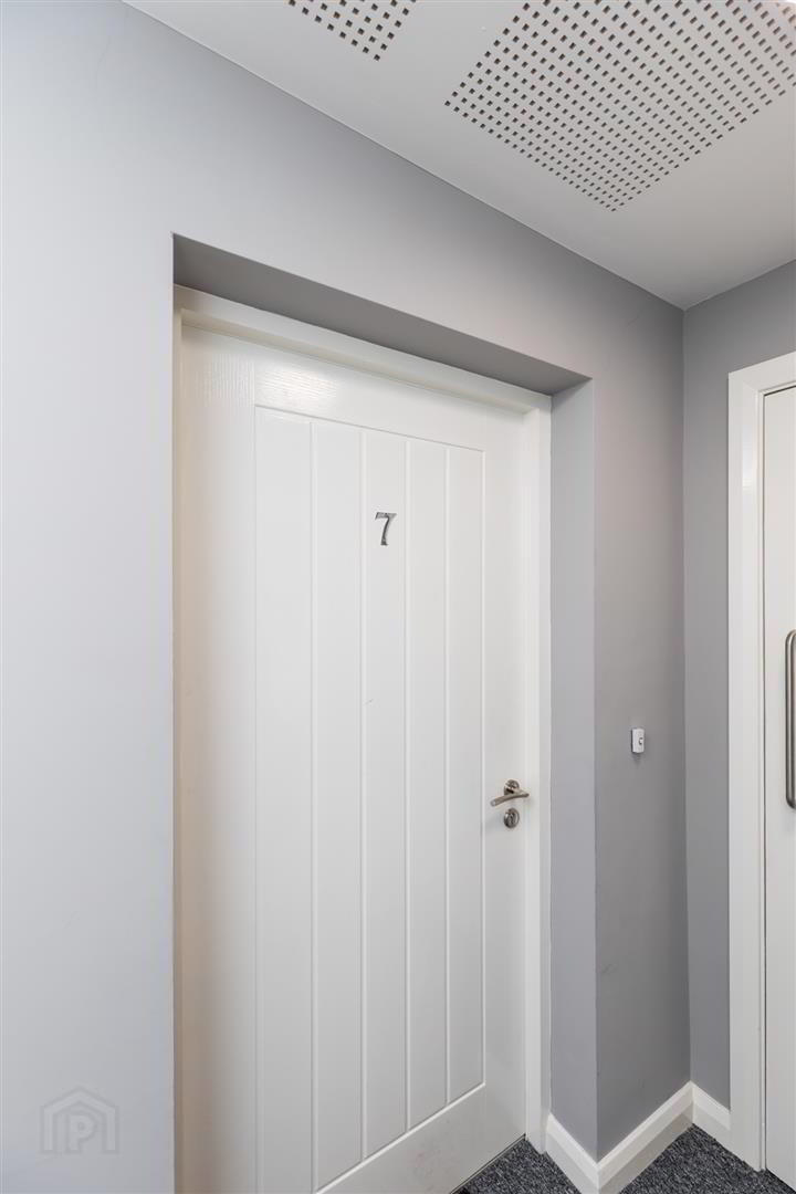 Apt 7, 1d Lewis Mews 3 of 20