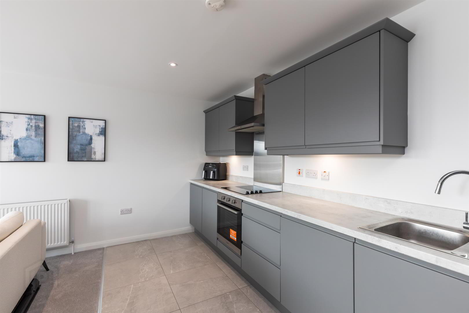 Apt 7, 1d Lewis Mews 10 of 20