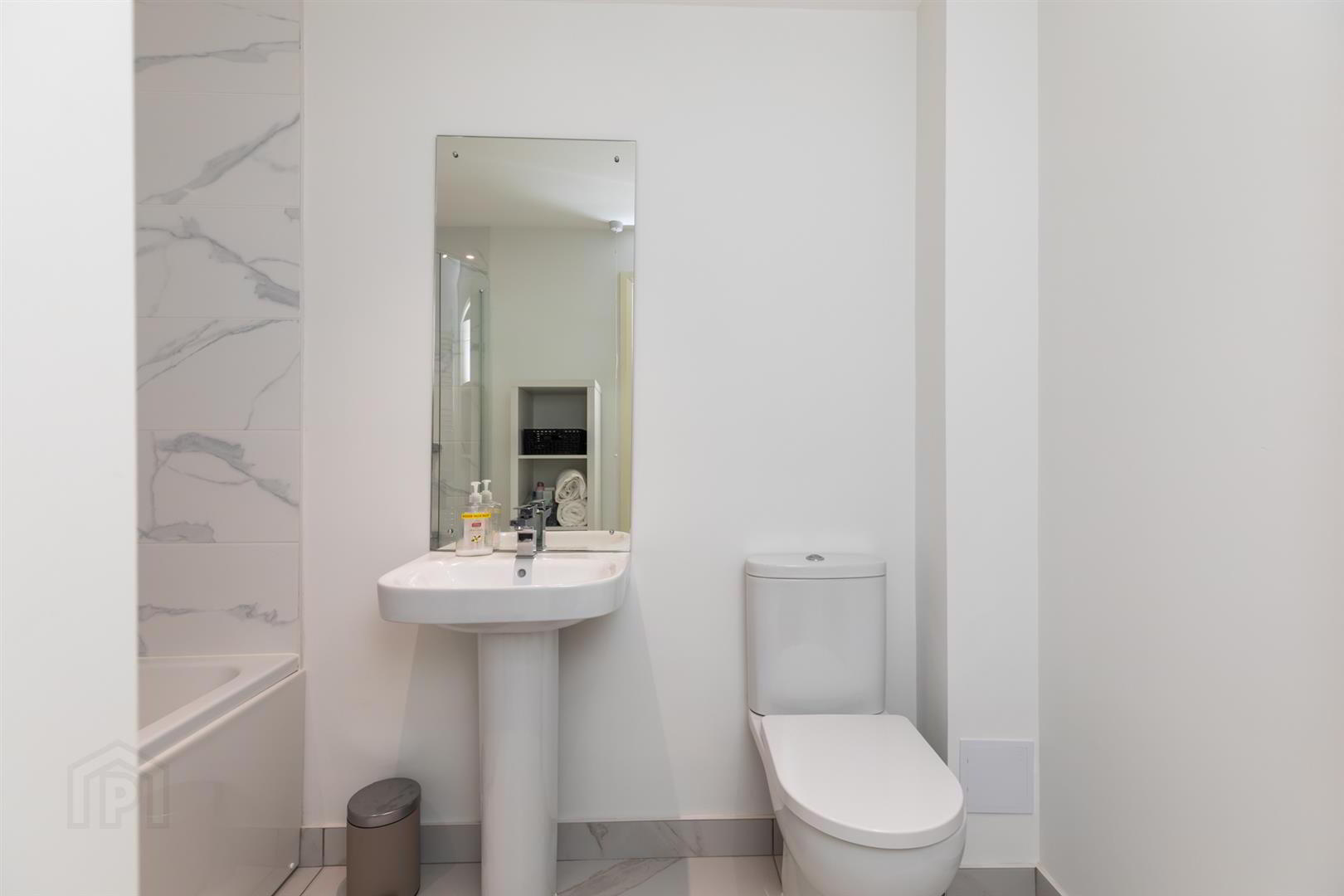 Apt 7, 1d Lewis Mews 20 of 20