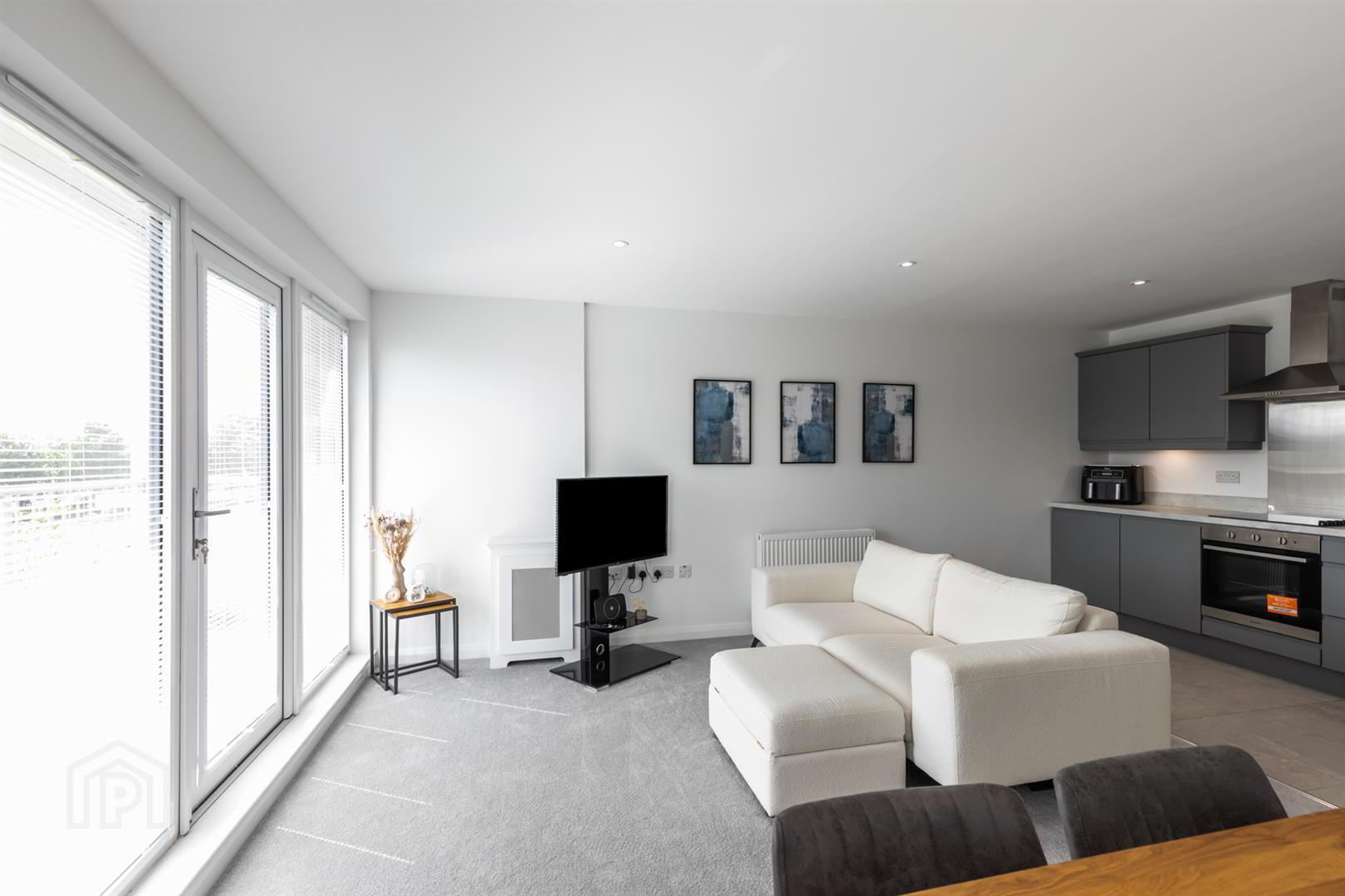 Apt 7, 1d Lewis Mews 6 of 20