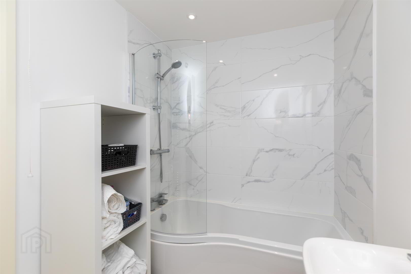 Apt 7, 1d Lewis Mews 19 of 20