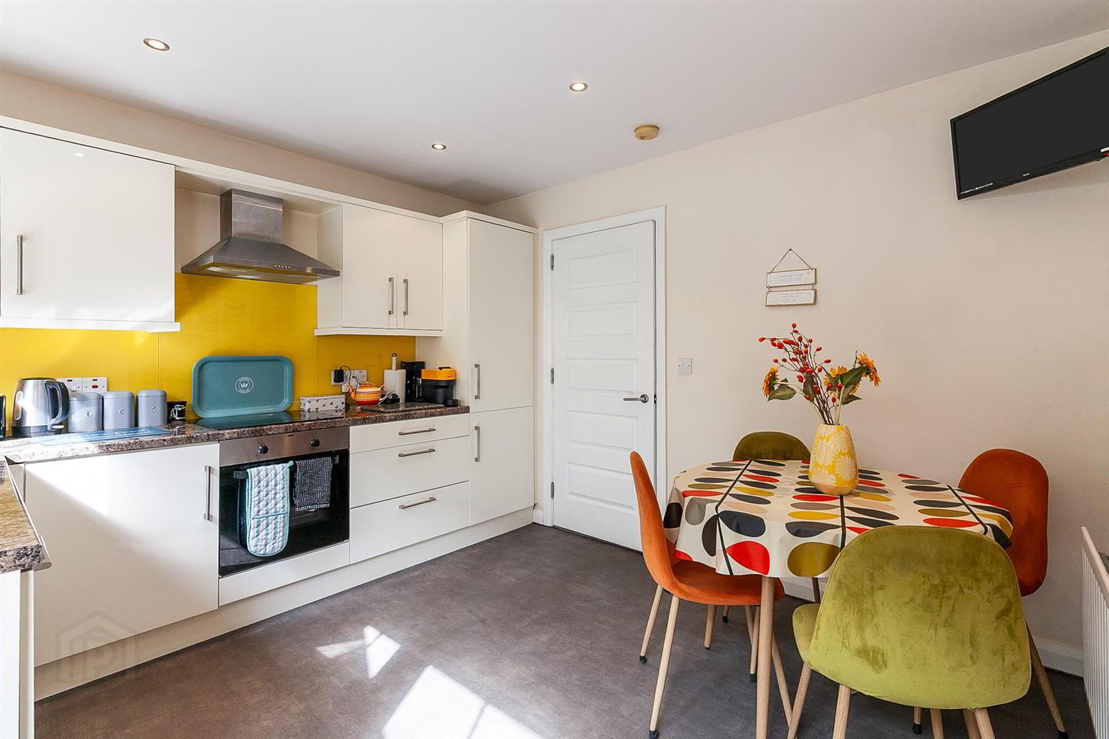 21 Gullivers Lane 6 of 19