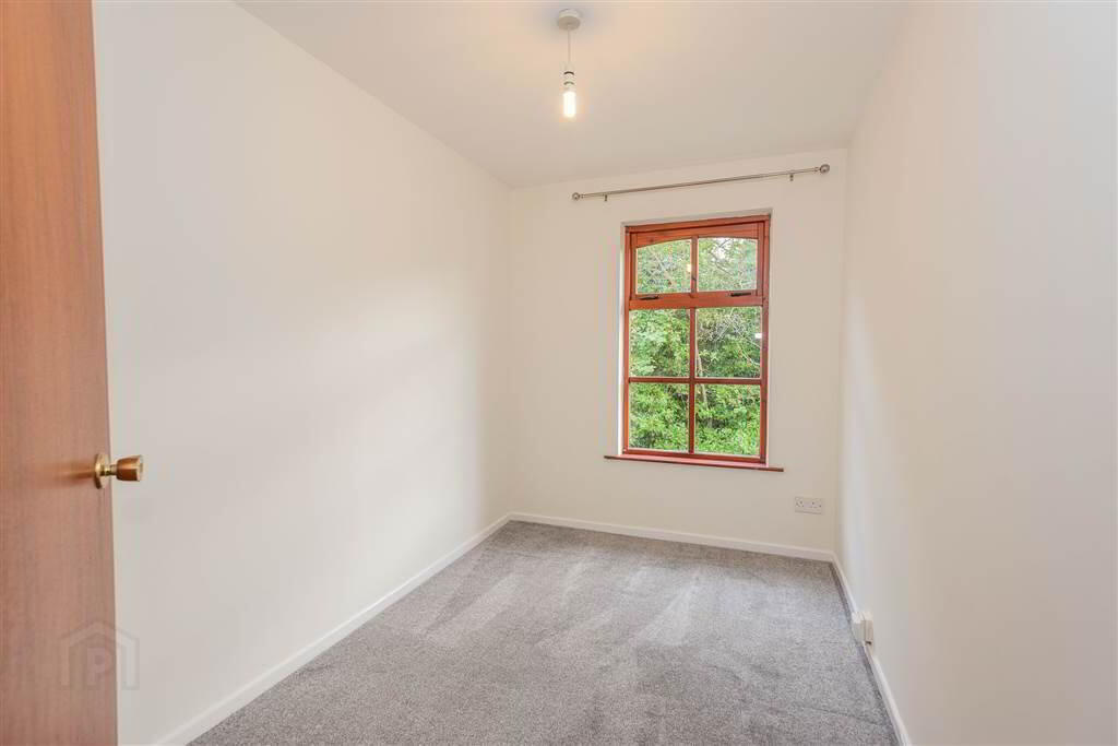 Apt 11 The Hamlets, 33 Hawthornden Road 5 of 7