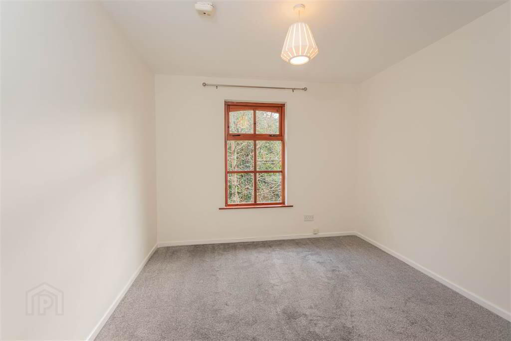 Apt 11 The Hamlets, 33 Hawthornden Road 6 of 7