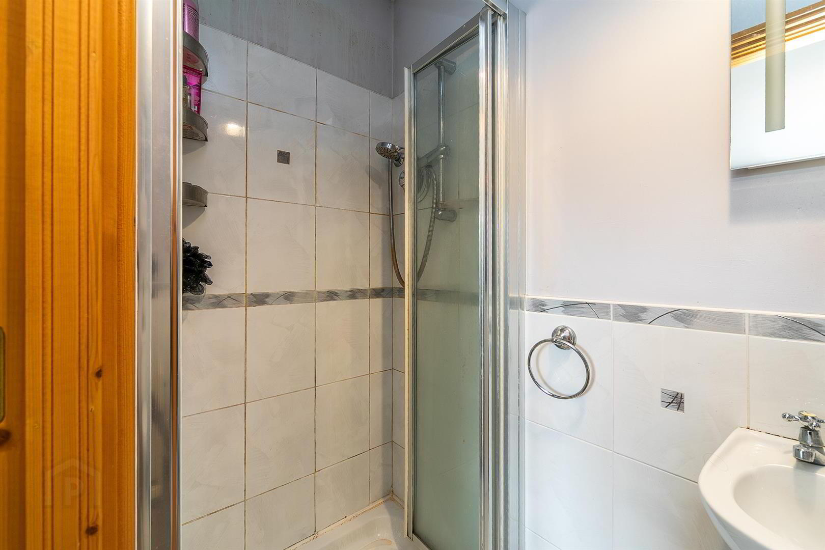 17 Burn Brae Mews 6 of 25
