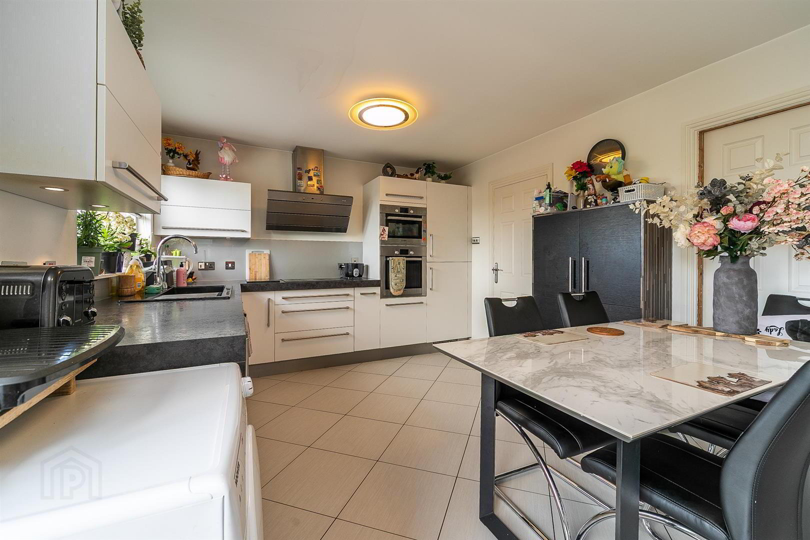 17 Burn Brae Mews 15 of 25
