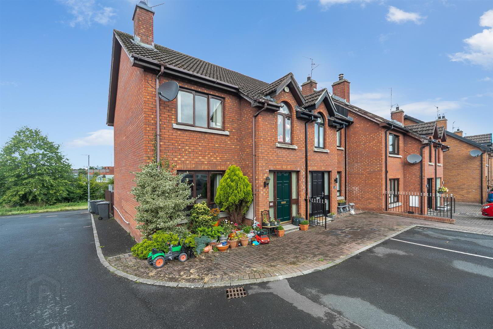 17 Burn Brae Mews 25 of 25