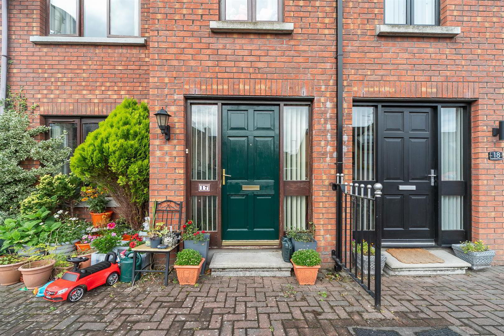 17 Burn Brae Mews 23 of 25