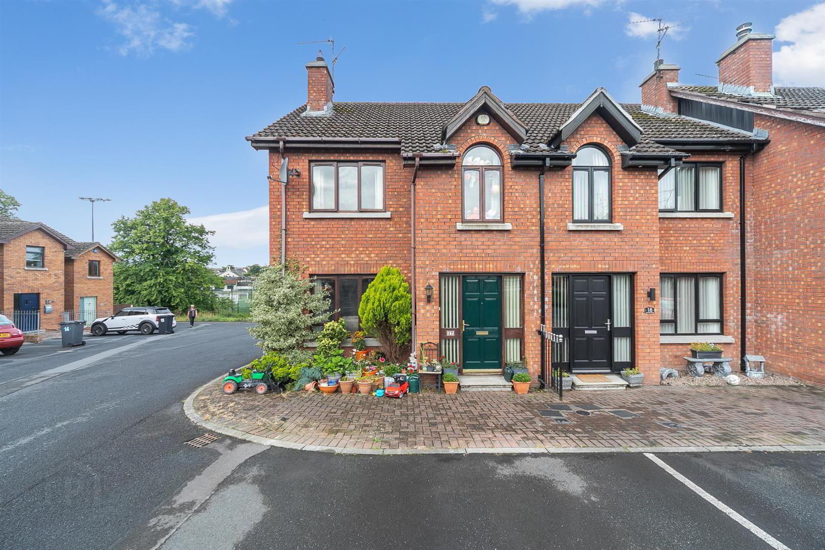17 Burn Brae Mews 24 of 25