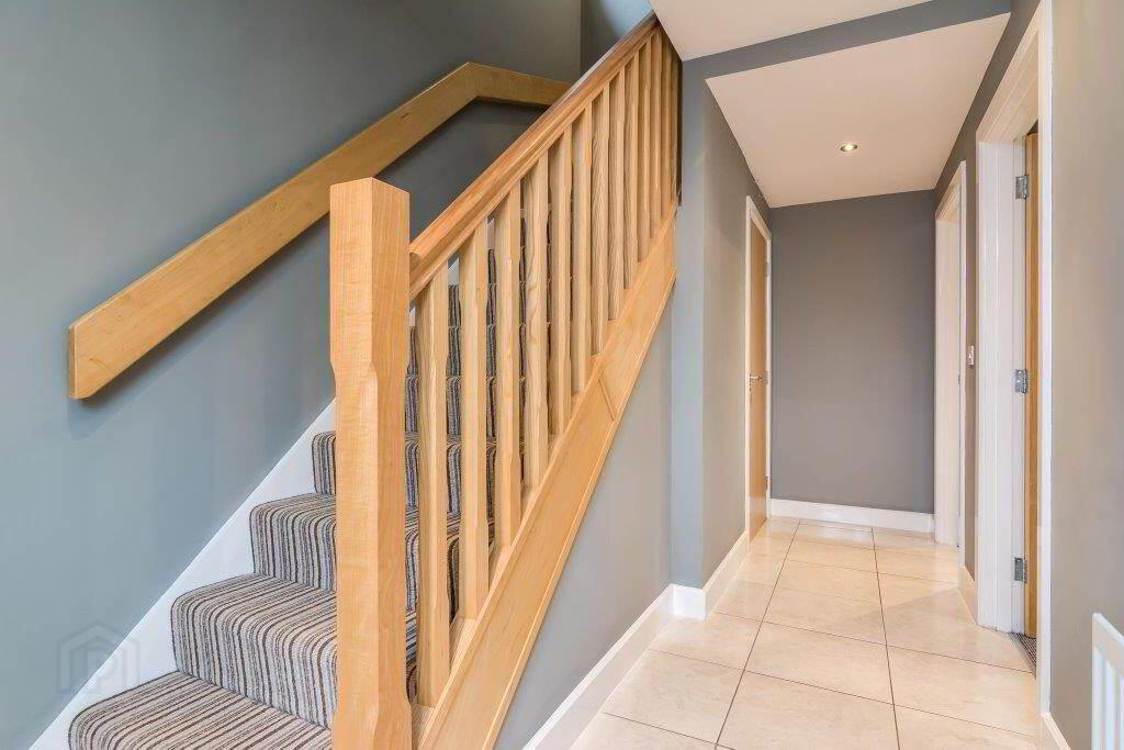 9 Holstein Crescent 2 of 22