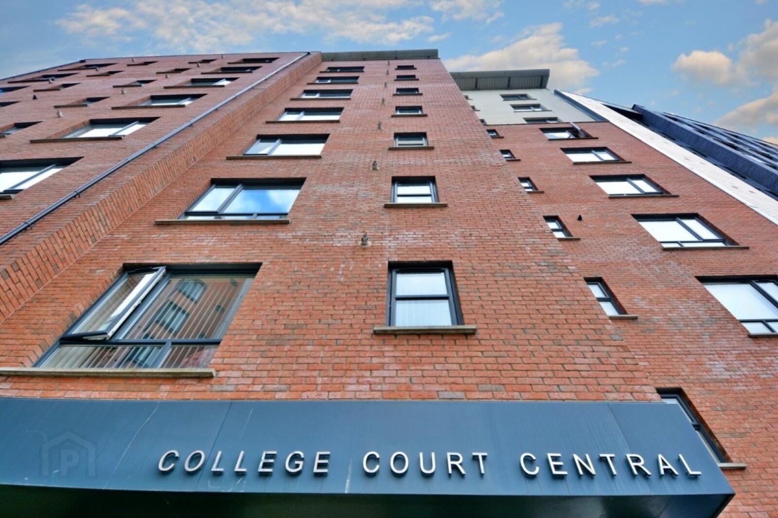606 College Court Central, 56 King Street 1 of 17