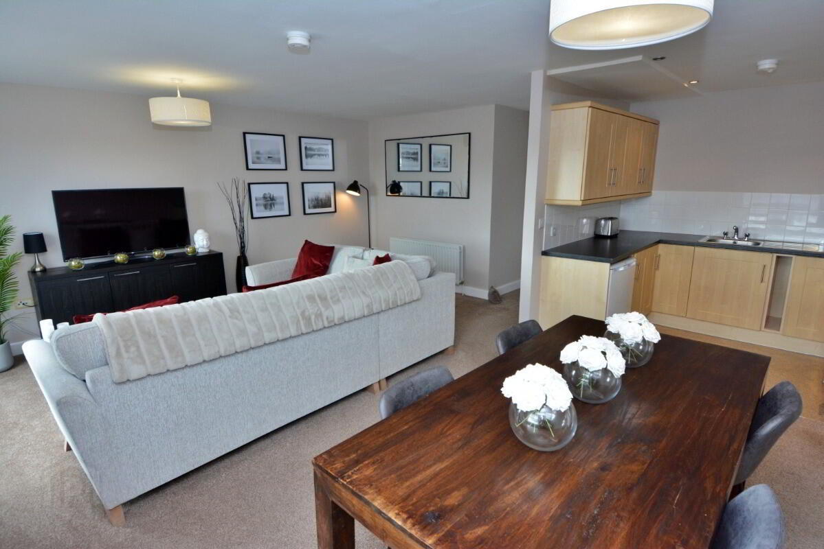 606 College Court Central, 56 King Street 7 of 17