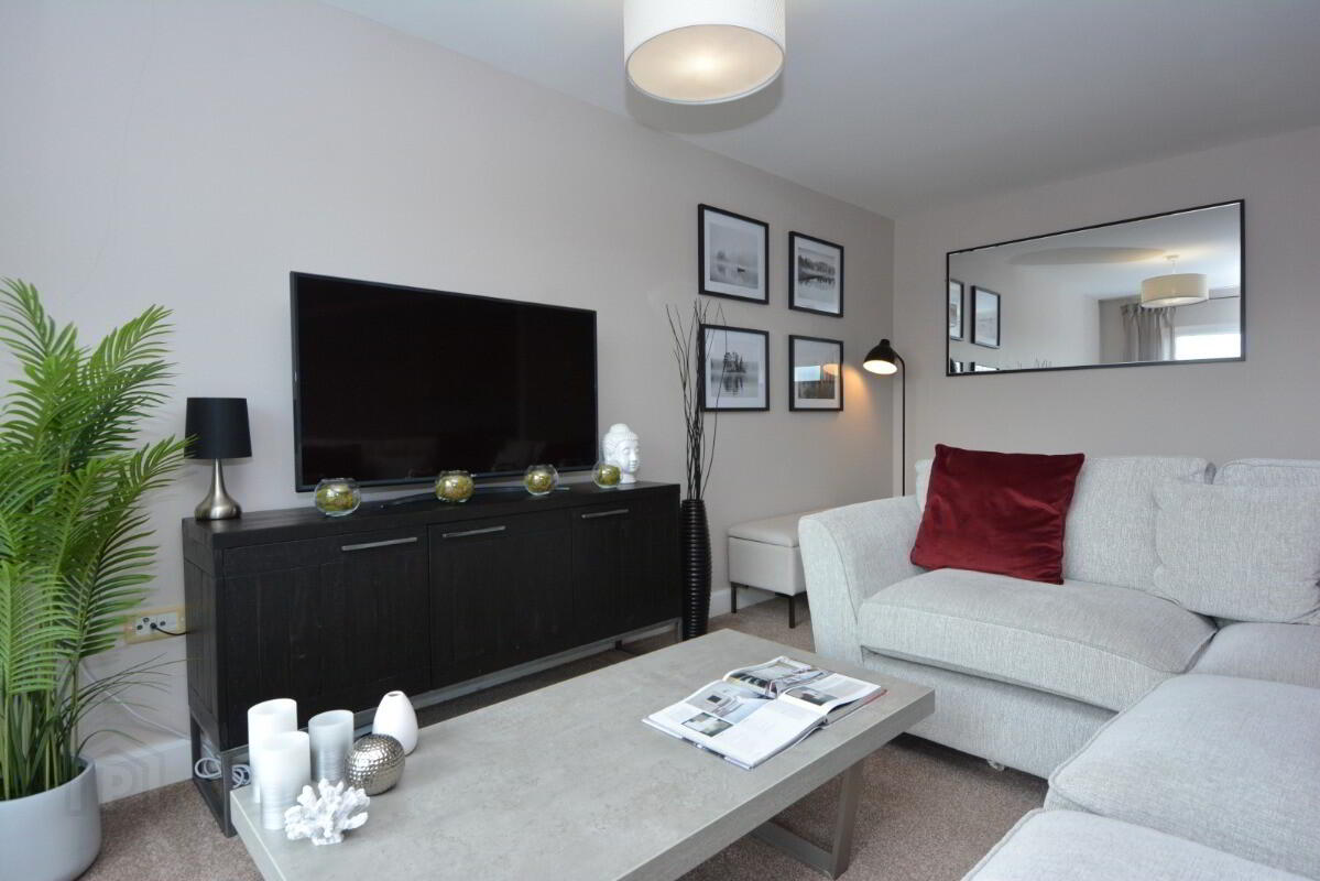 606 College Court Central, 56 King Street 8 of 17