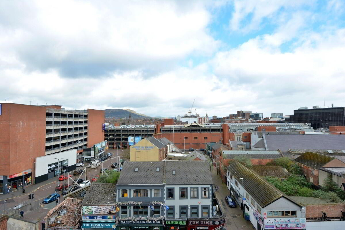 606 College Court Central, 56 King Street 15 of 17