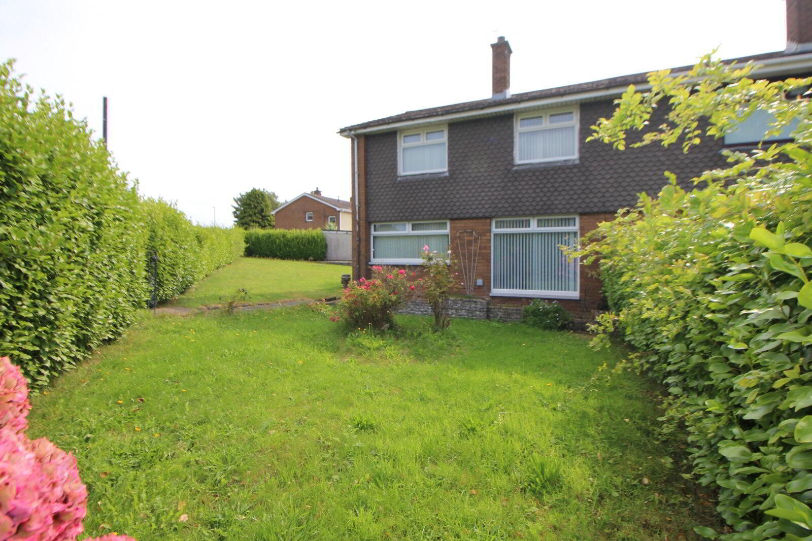 16 Macroom Gardens 1 of 16