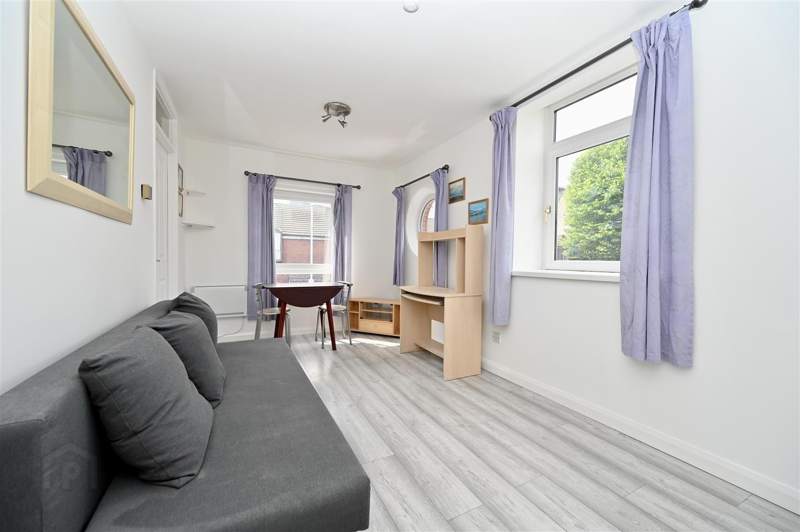 15 Salisbury Court 2 of 9