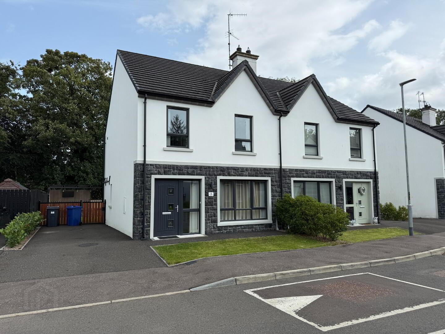 8 Poets Walk Bellaghy 1 of 23