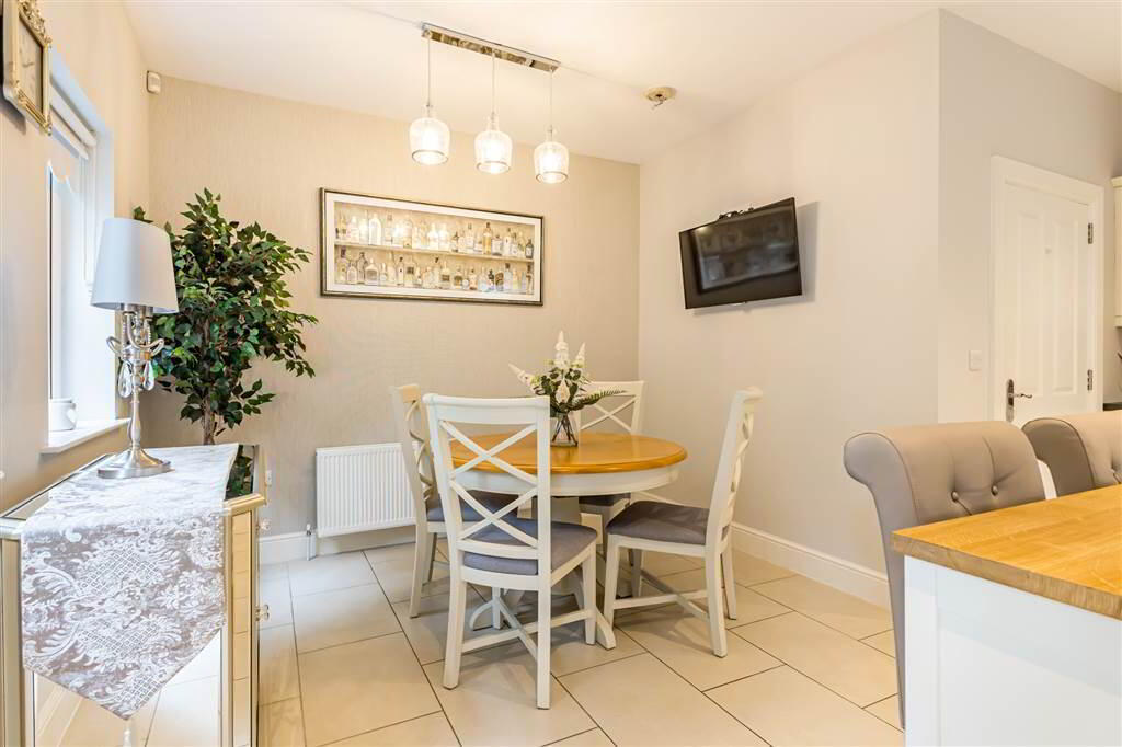2 Linen Mews 16 of 37