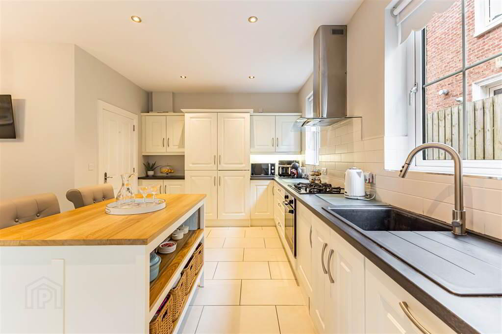 2 Linen Mews 17 of 37