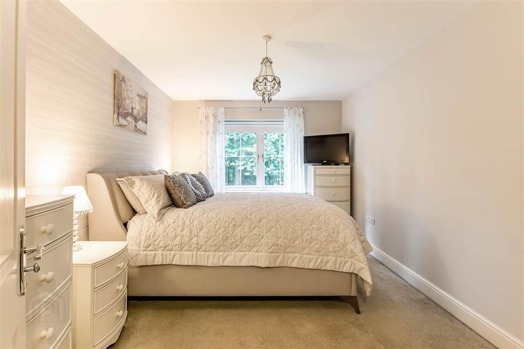 2 Linen Mews 23 of 37