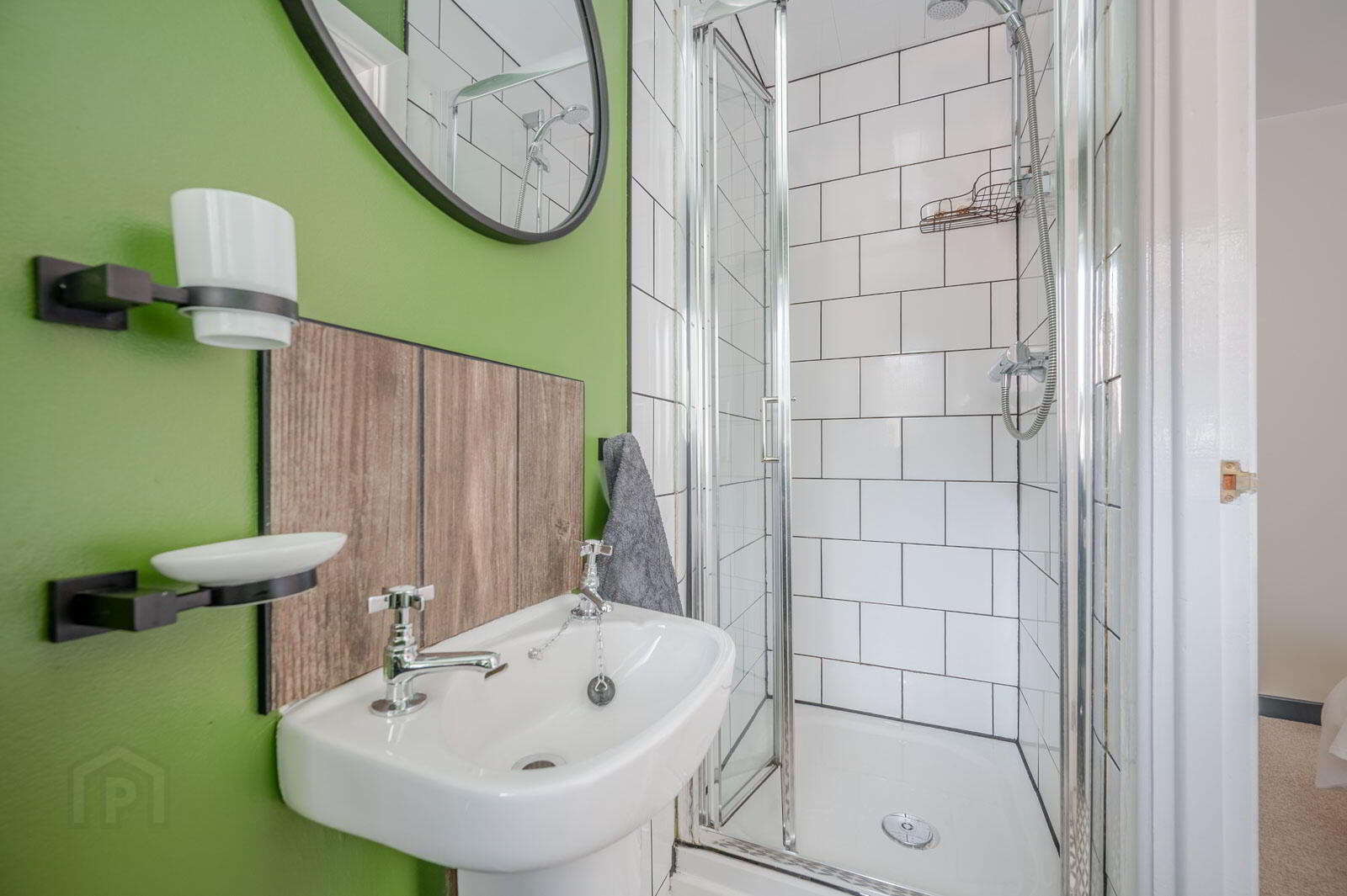 5 Kerrsland Mews 15 of 22
