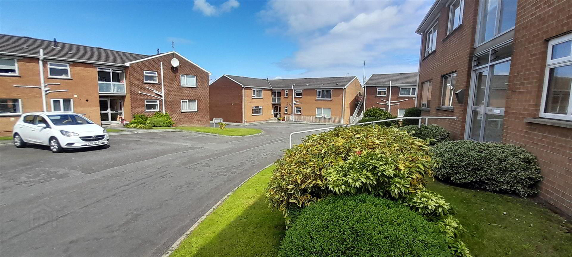 9 Sunningdale Court 7 of 9