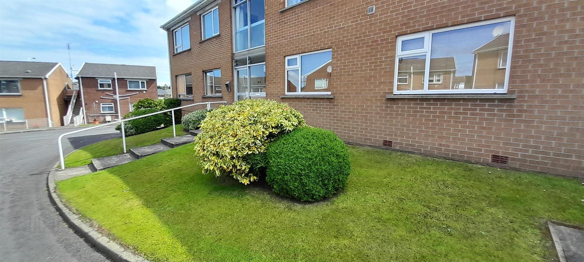 9 Sunningdale Court 8 of 9