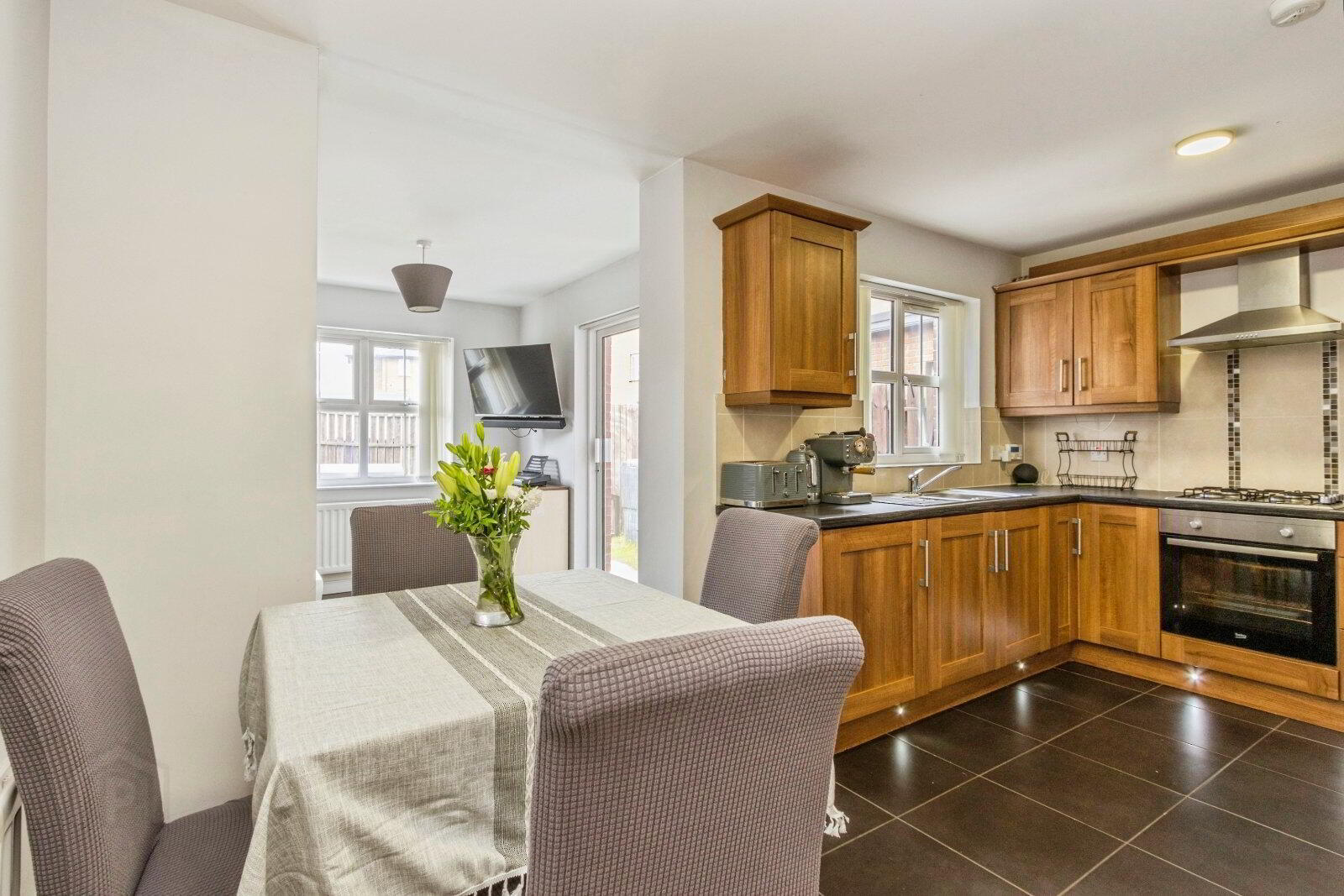 10 Linen Avenue 5 of 18