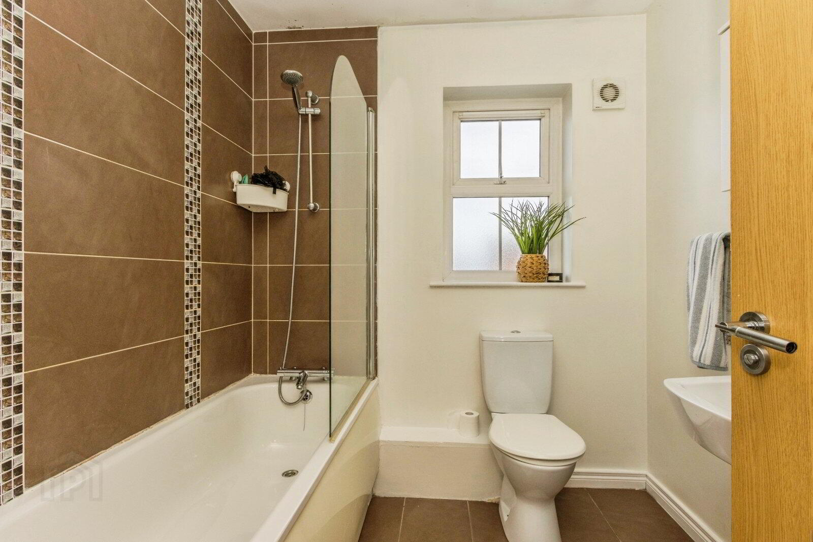 10 Linen Avenue 16 of 18