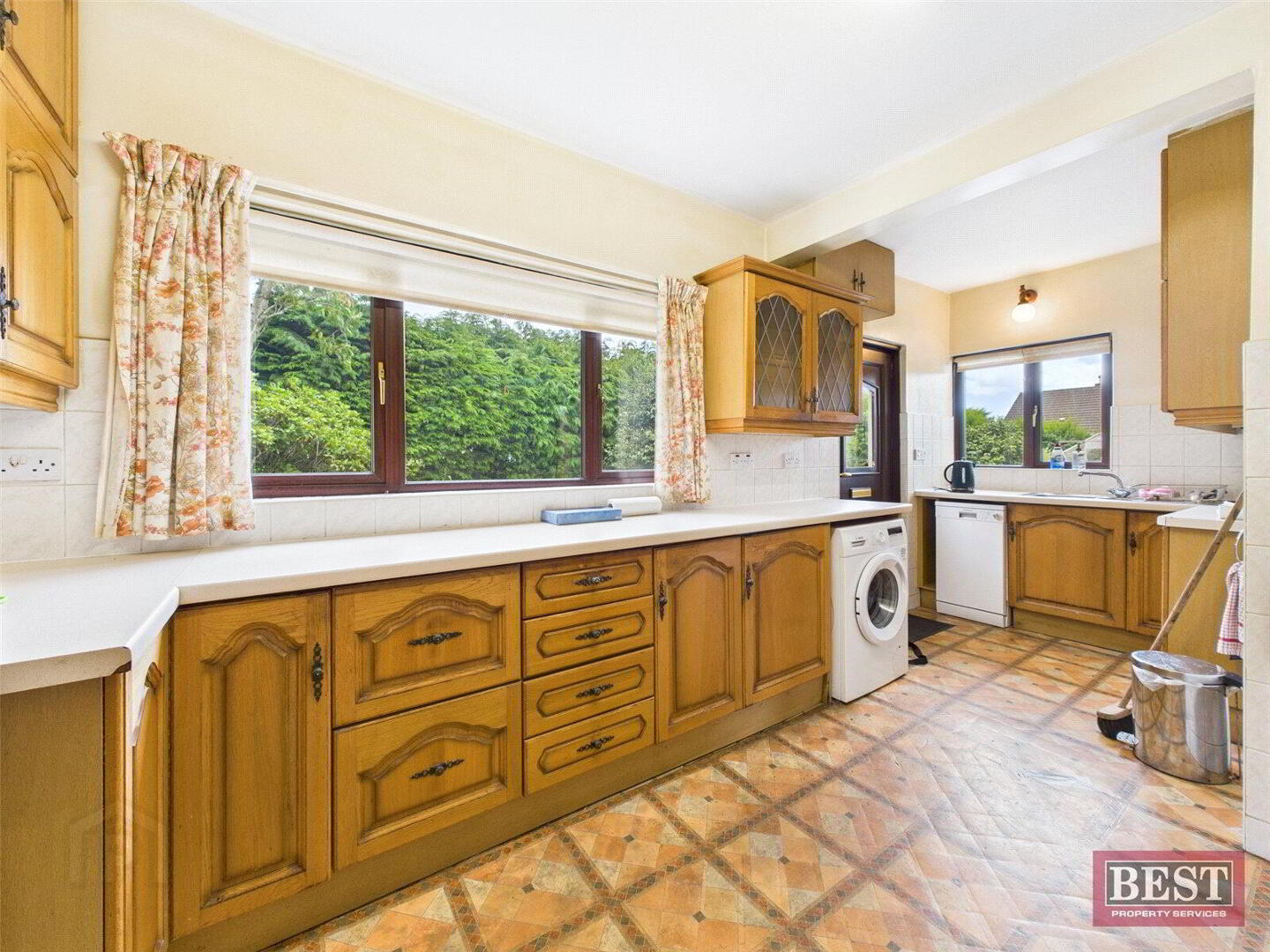 116 Armagh Road 2 of 13