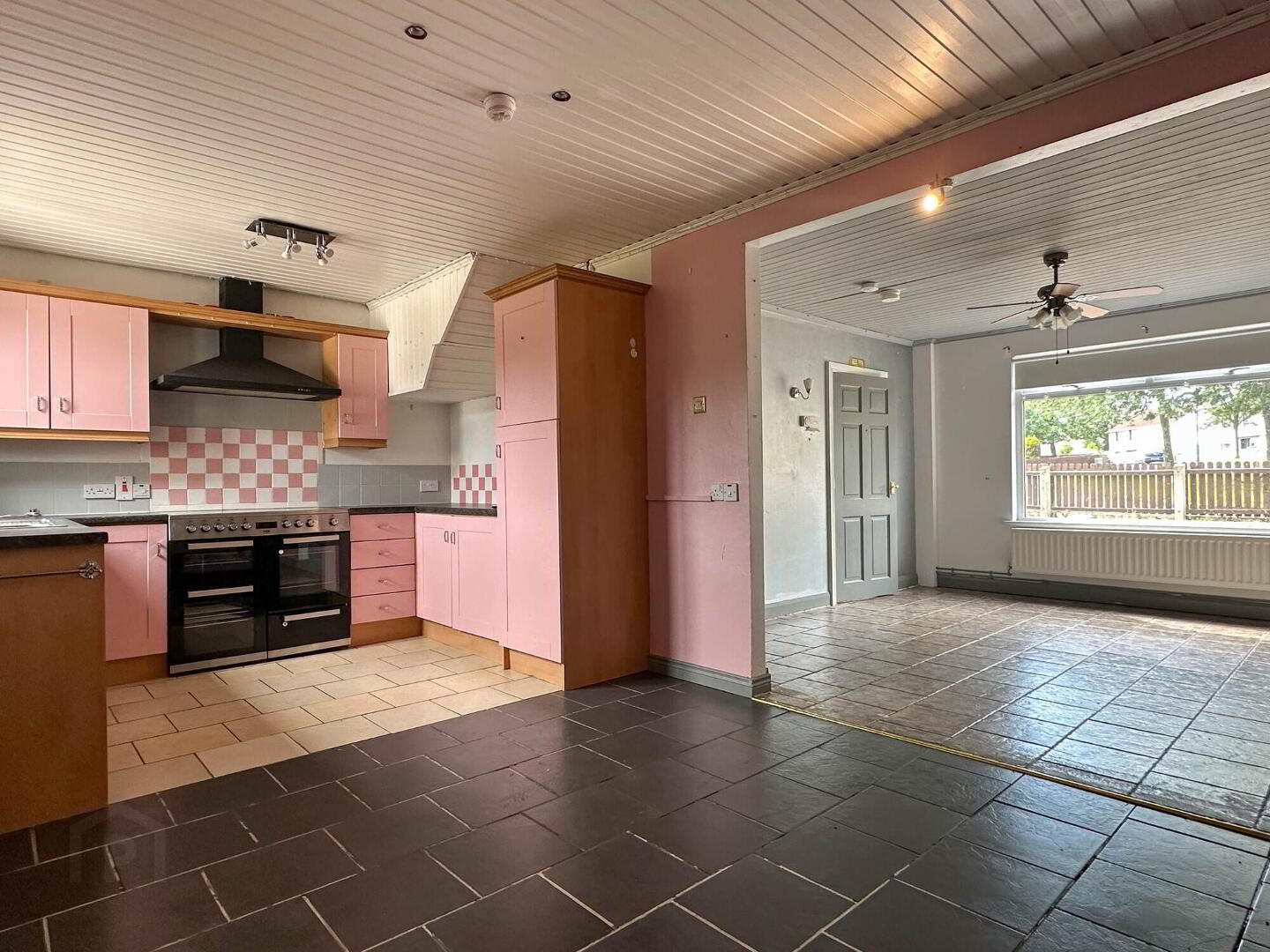 82 Hazelbank Road 9 of 32
