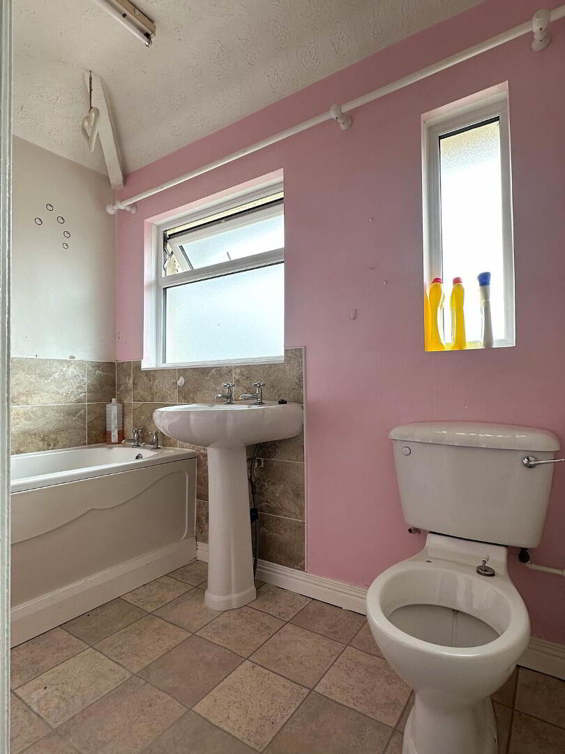 82 Hazelbank Road 25 of 32