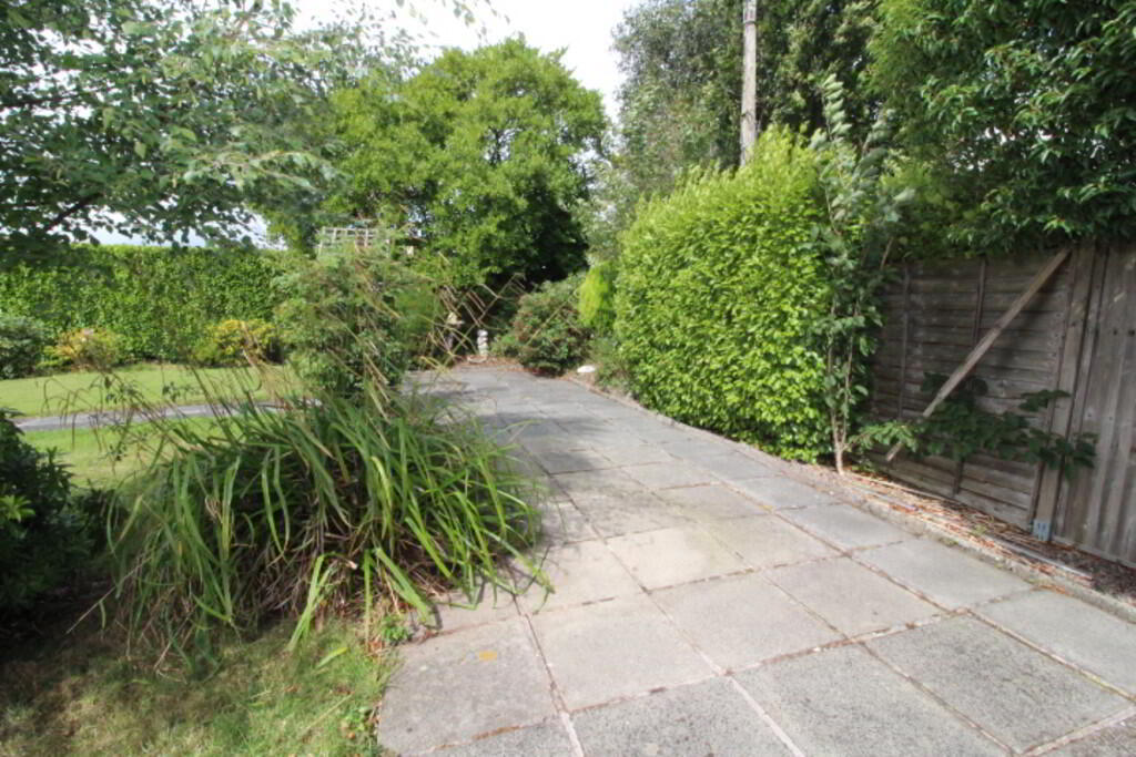 17 Glengarry Park 13 of 13