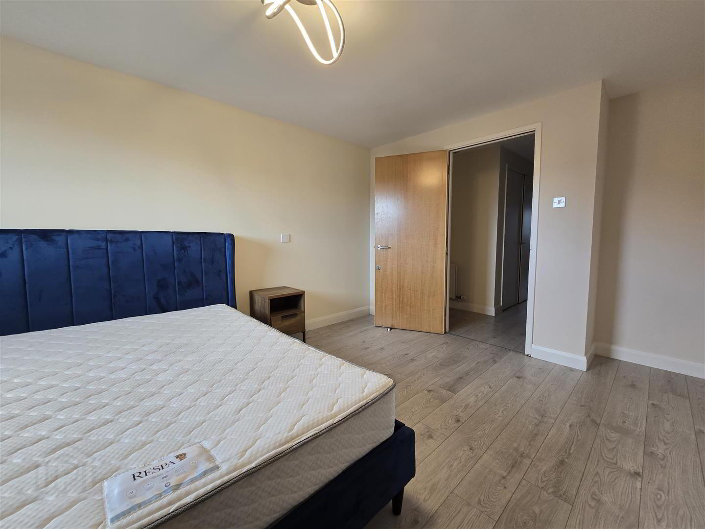 Apartment 48 17 Queens Square 19 of 23